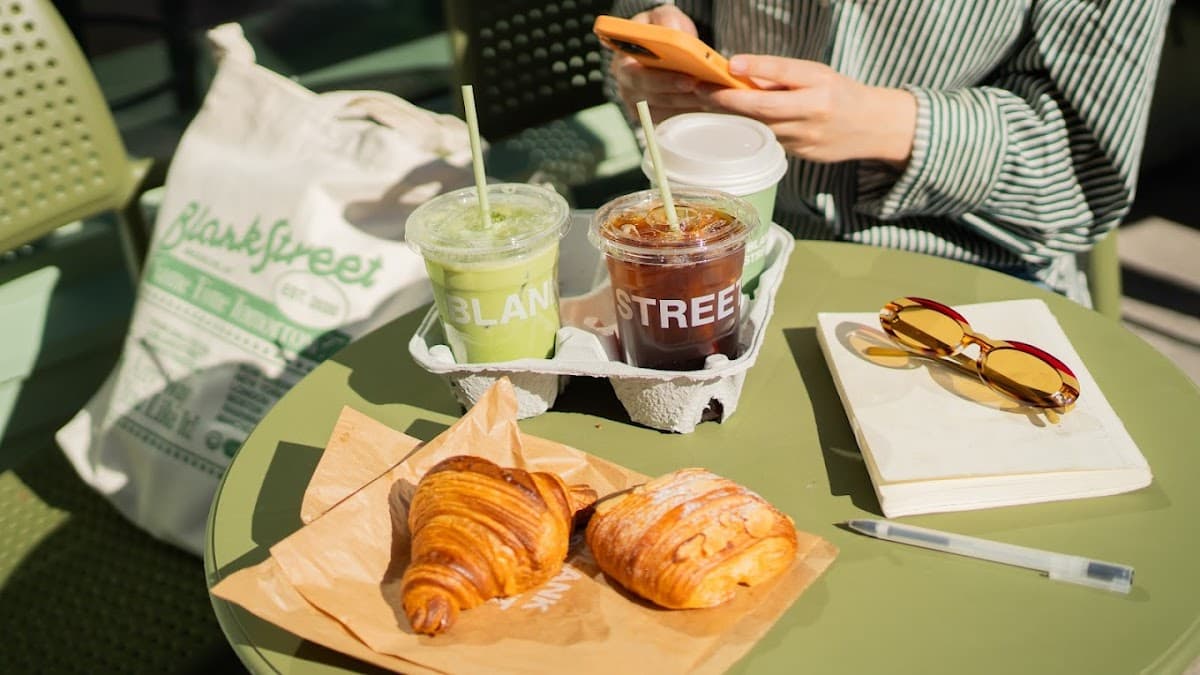 Blank Street specialty coffee shop in New York - photo 3