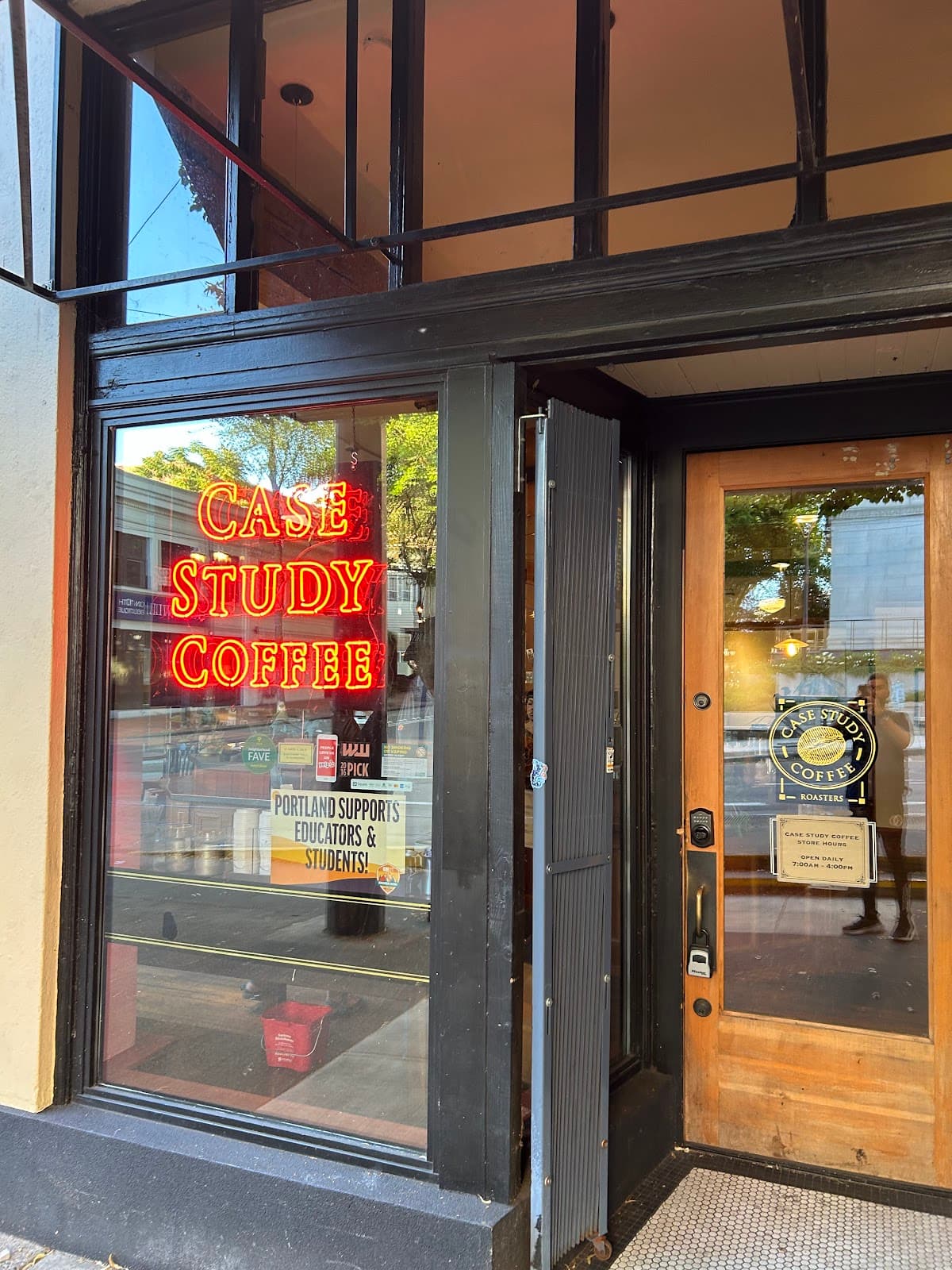 Case Study Coffee Roasters specialty coffee shop in Portland - photo 8