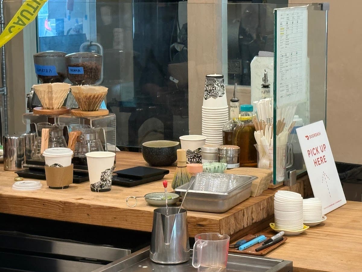1802 Roasters specialty coffee shop in Los Angeles - photo 4
