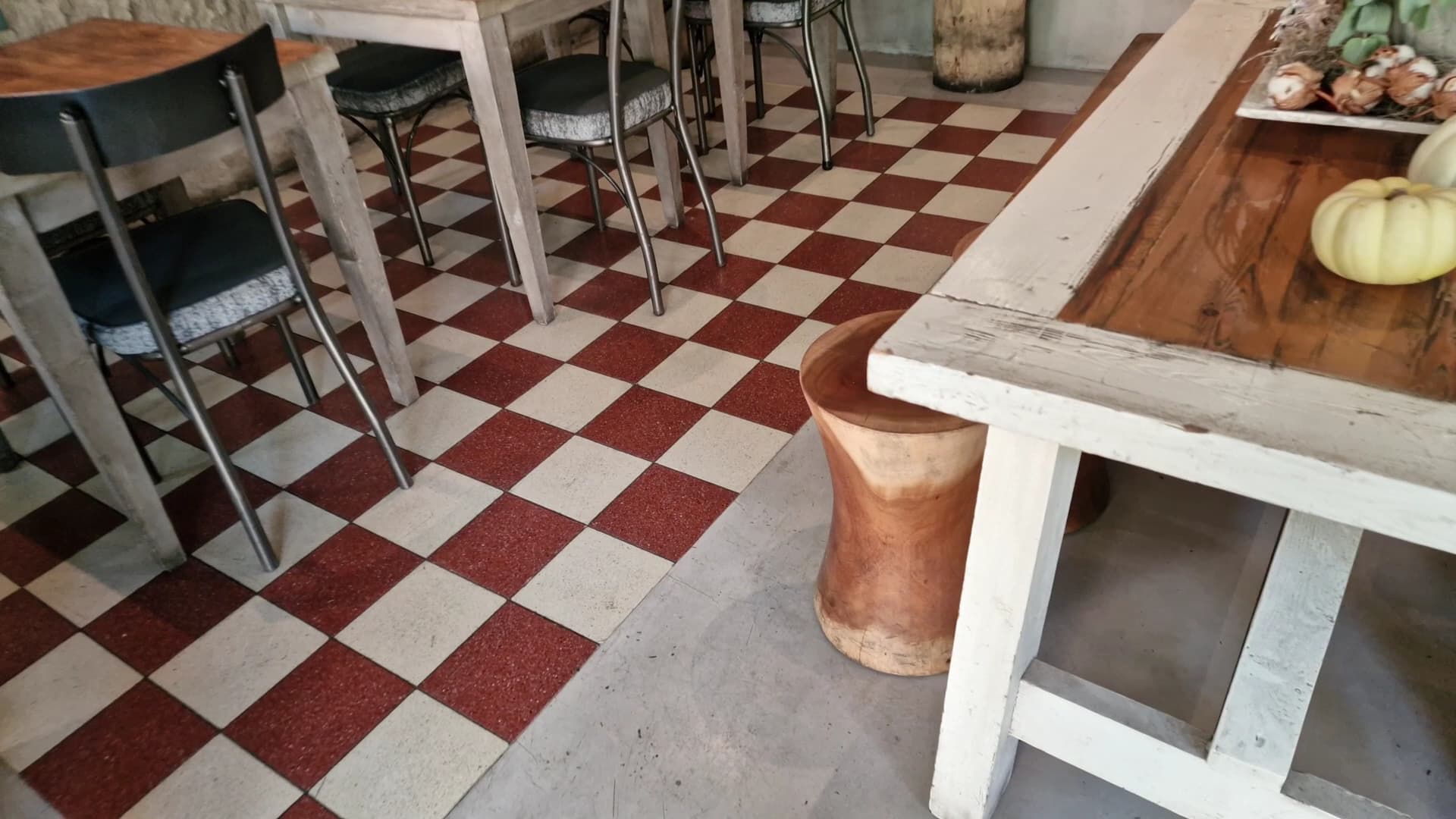 Interior of Bell Square, specialty coffee shop in Athens