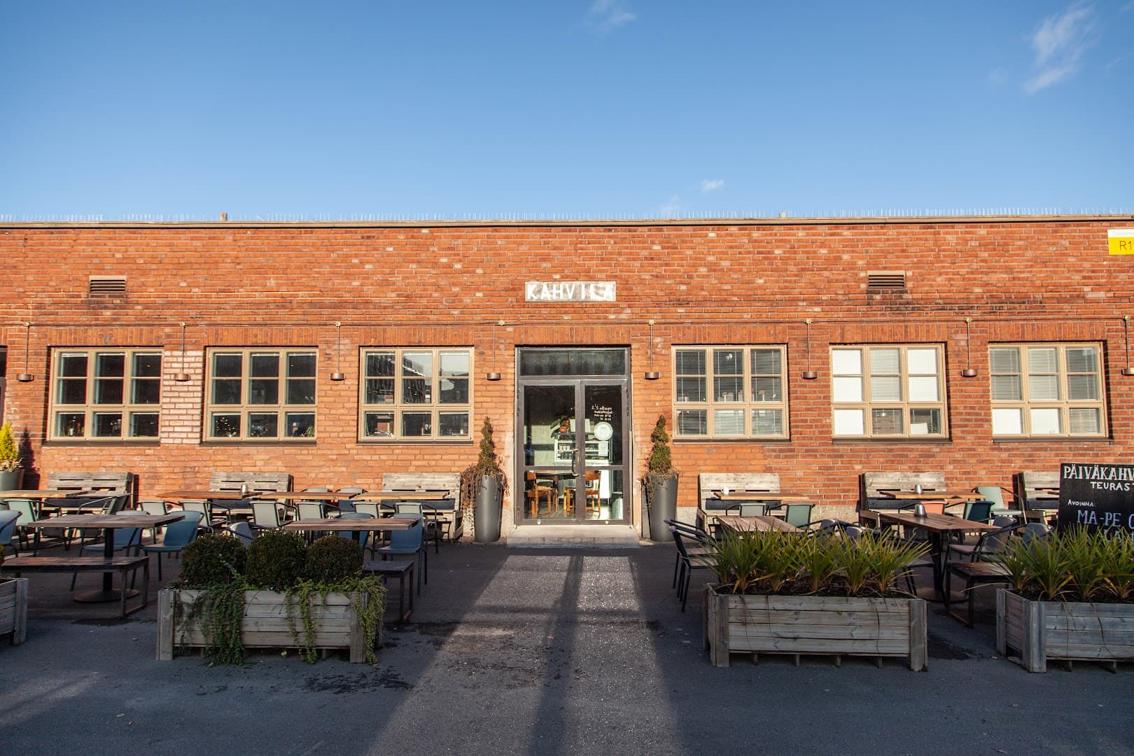 Storefront of Helsingin Kahvipaahtimon Päiväkahvibaari Teurastamo, specialty coffee shop in Helsinki
