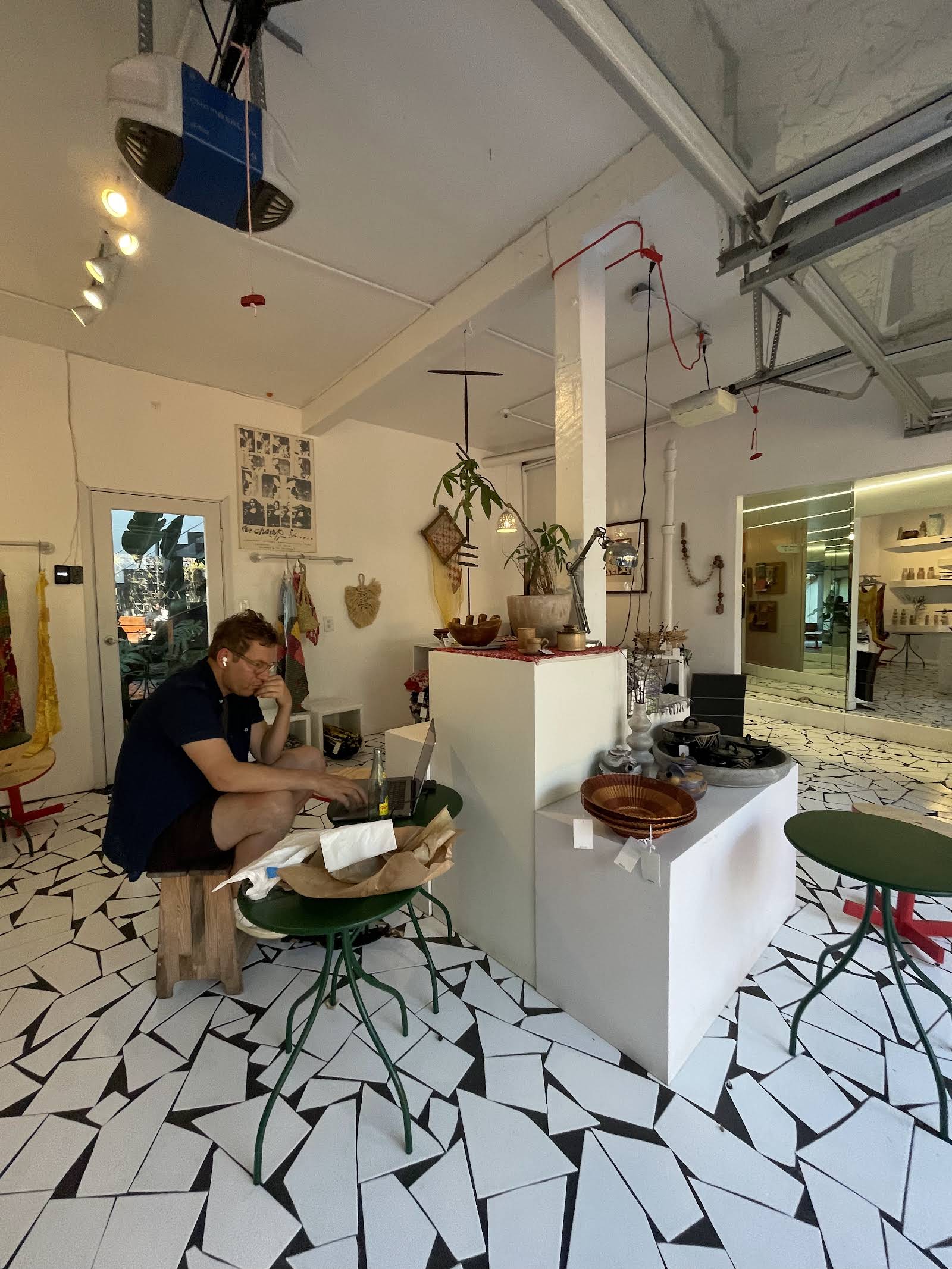 Jurassic Magic Coffee specialty coffee shop in Los Angeles - photo 6