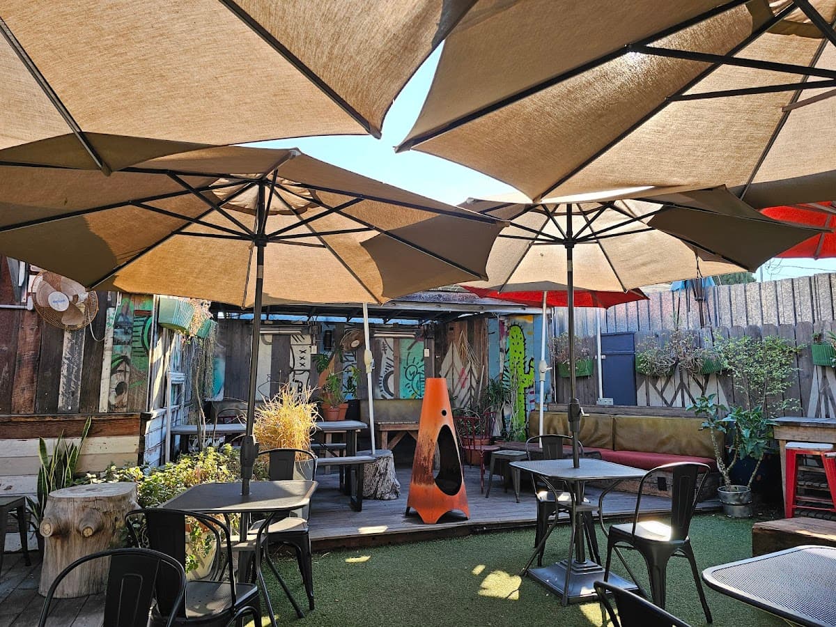 Cafecito Organico Silver Lake specialty coffee shop in Los Angeles - photo 4