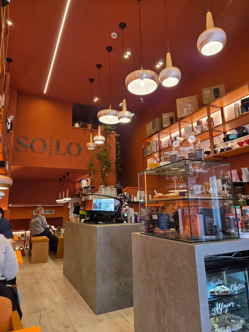 SoLo Brewing Coffee Lab - specialty coffee shop in Lisbon