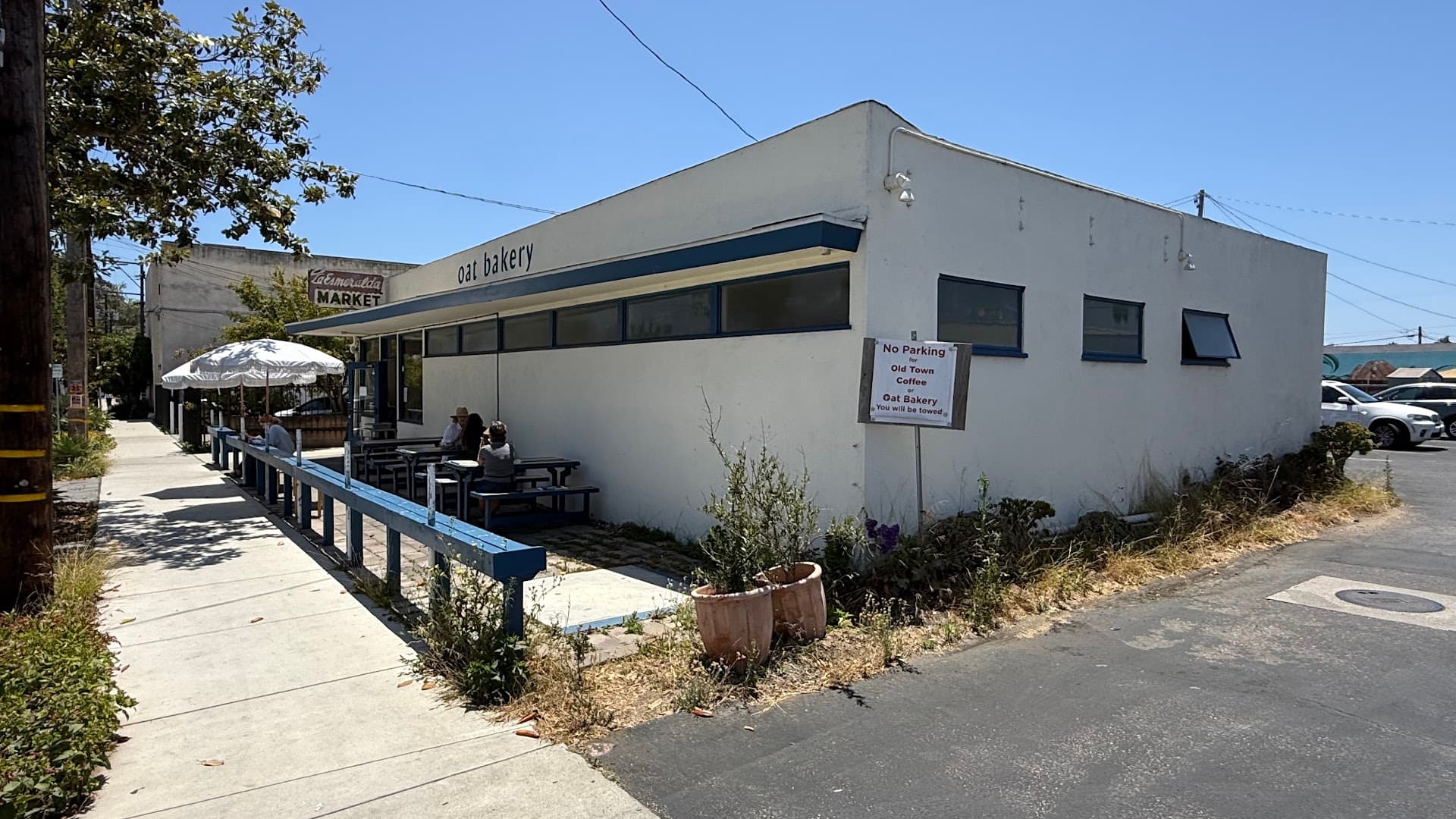 Storefront of Oat Bakery, specialty coffee shop in Santa Barbara
