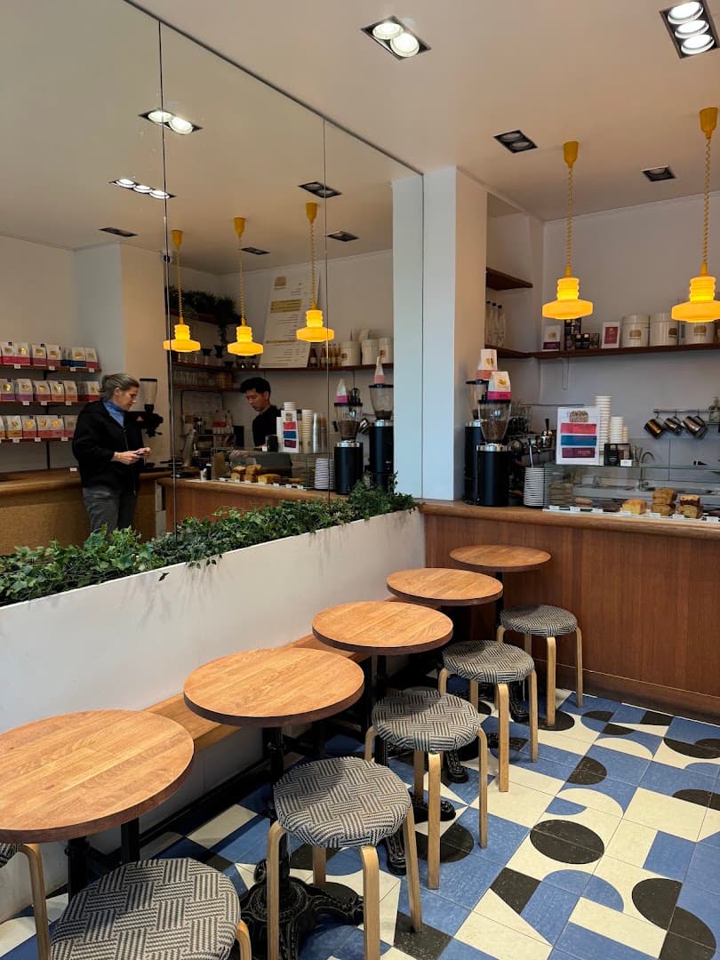 Terres de Café - specialty coffee shop in Paris