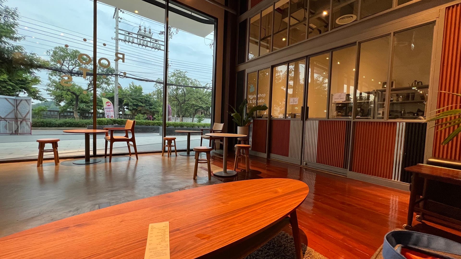 Roots at La Salle รูท แอท ลาซาล - specialty coffee shop in Bangkok