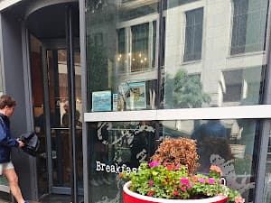 AMP Coffee Shop by Julius Meinl - specialty coffee shop in Edgewater