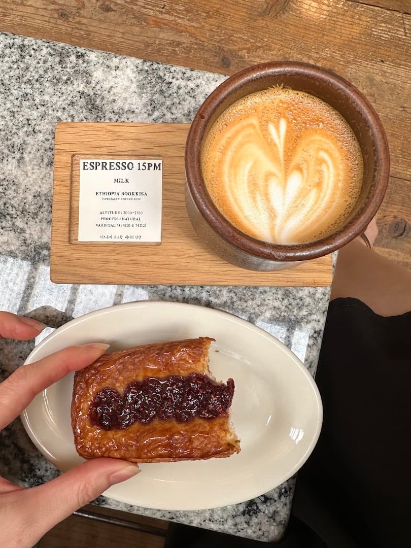 HitCoffee Roasters - specialty coffee shop in Seoul