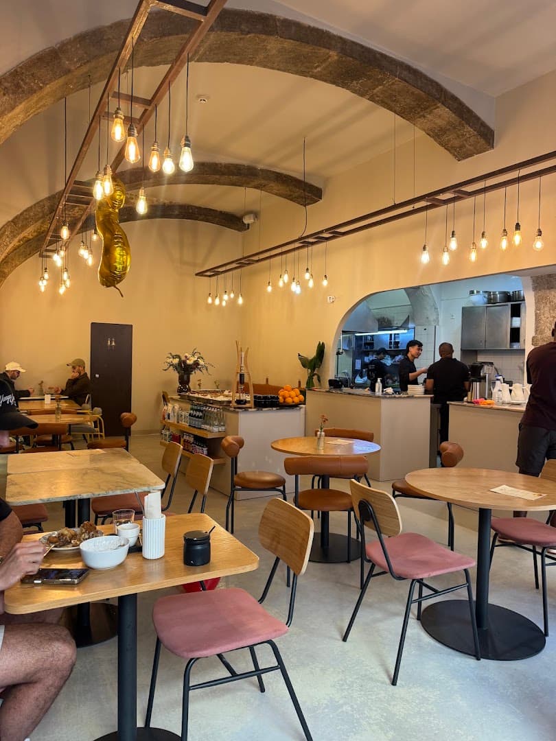 QUEST - specialty coffee shop in Lisbon
