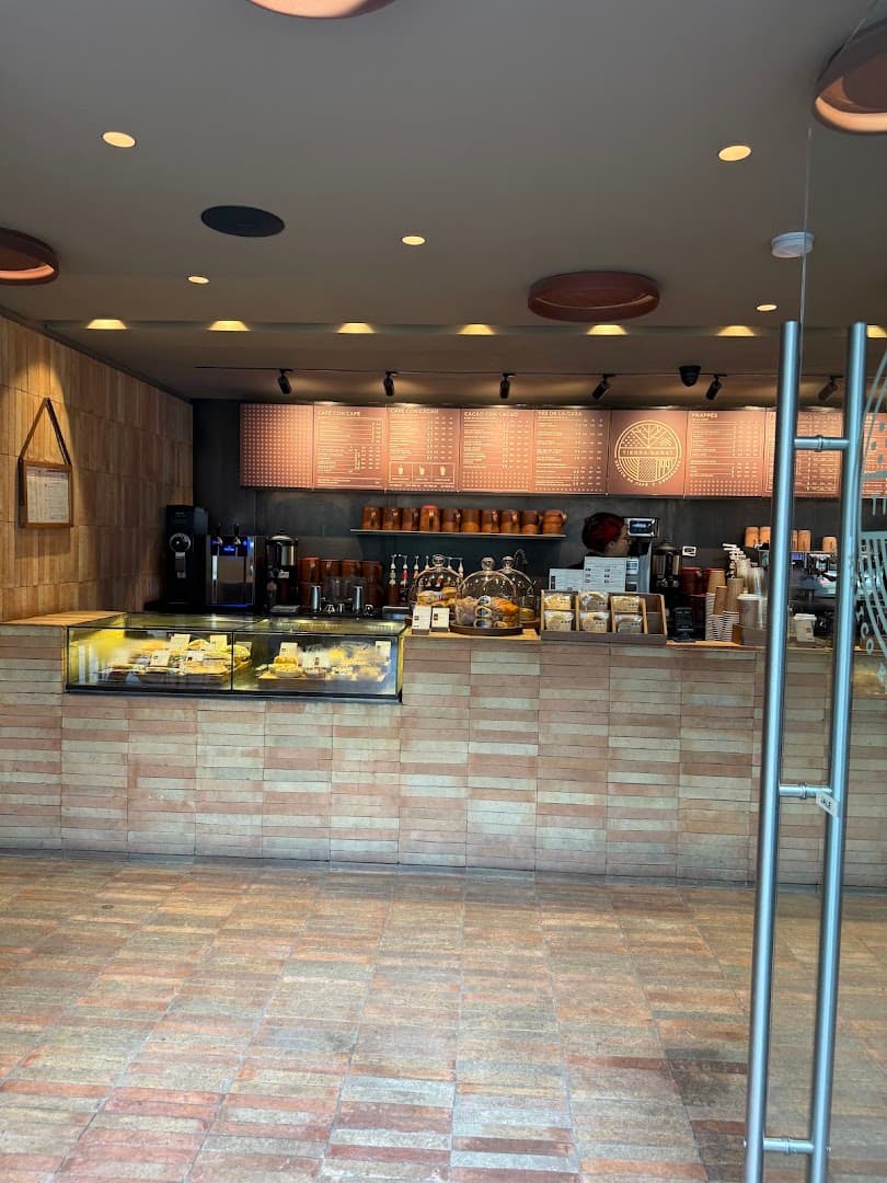 Interior of Tierra Garat Reforma Ángel, specialty coffee shop in Mexico City