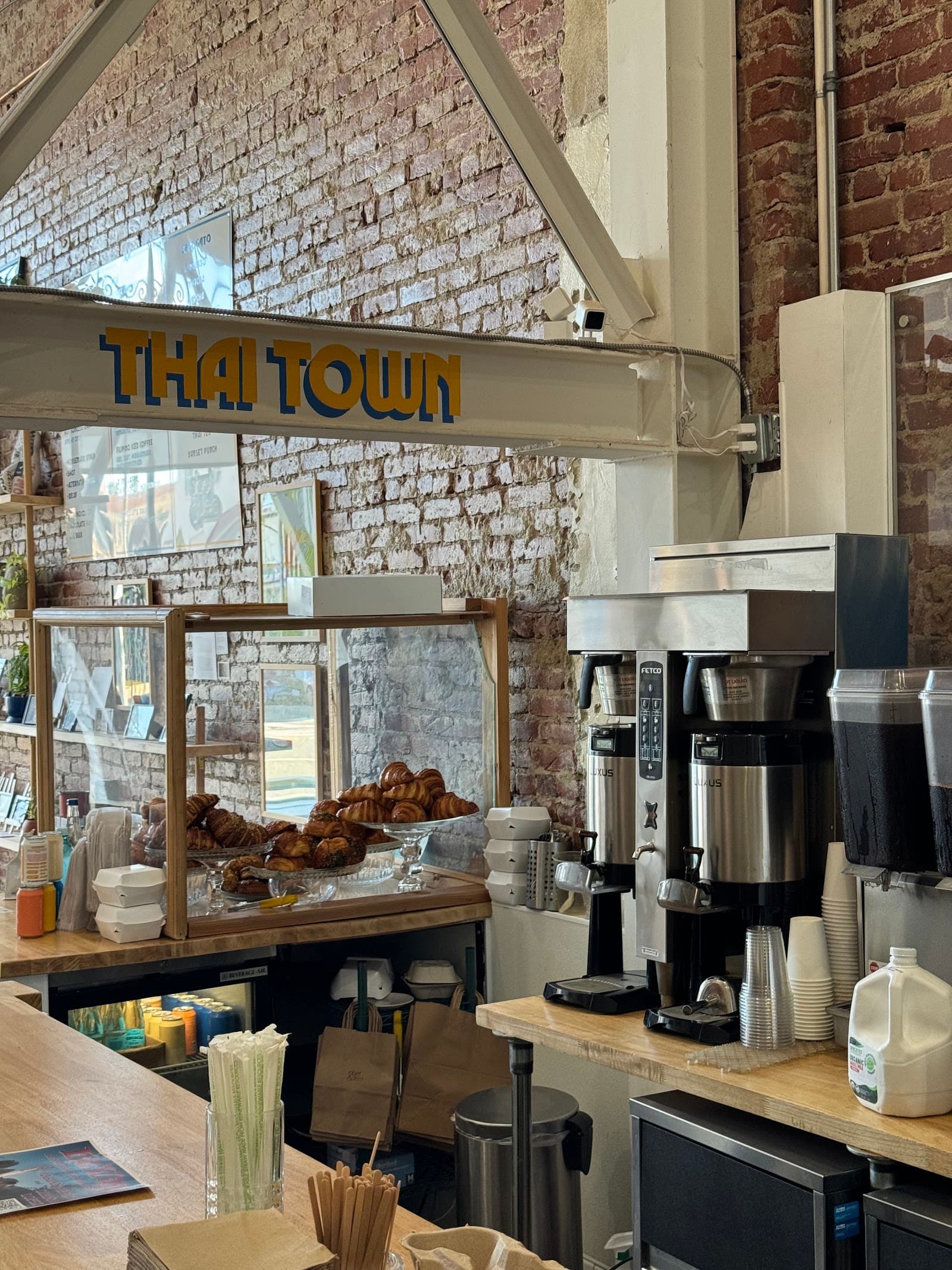 Obet & Del's Coffee specialty coffee shop in Los Angeles - photo 11