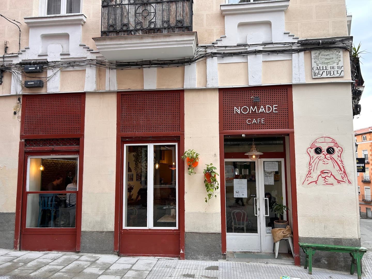 Nomade Cafe - specialty coffee shop in Madrid