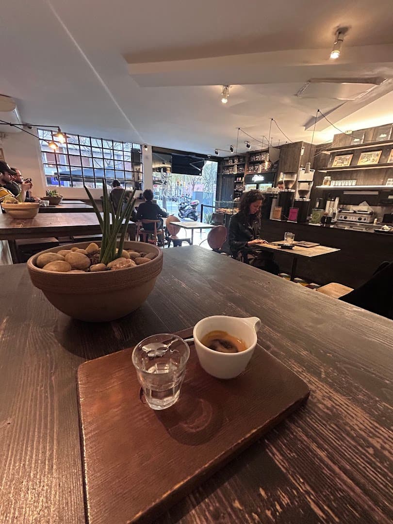 Hidden Coffee Roasters - Les Corts specialty coffee shop in Barcelona - photo 7