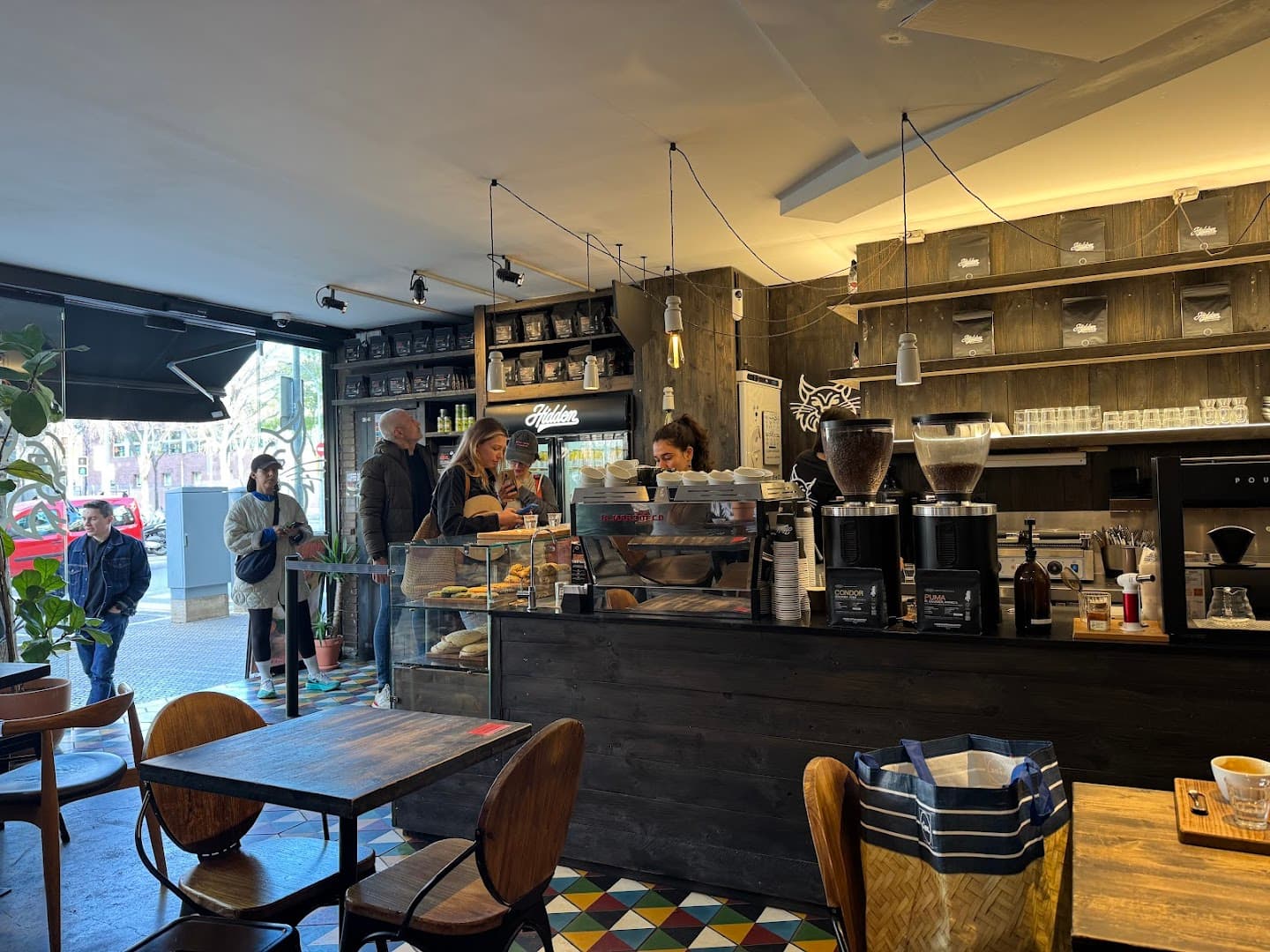 Hidden Coffee Roasters - Les Corts specialty coffee shop in Barcelona - photo 9