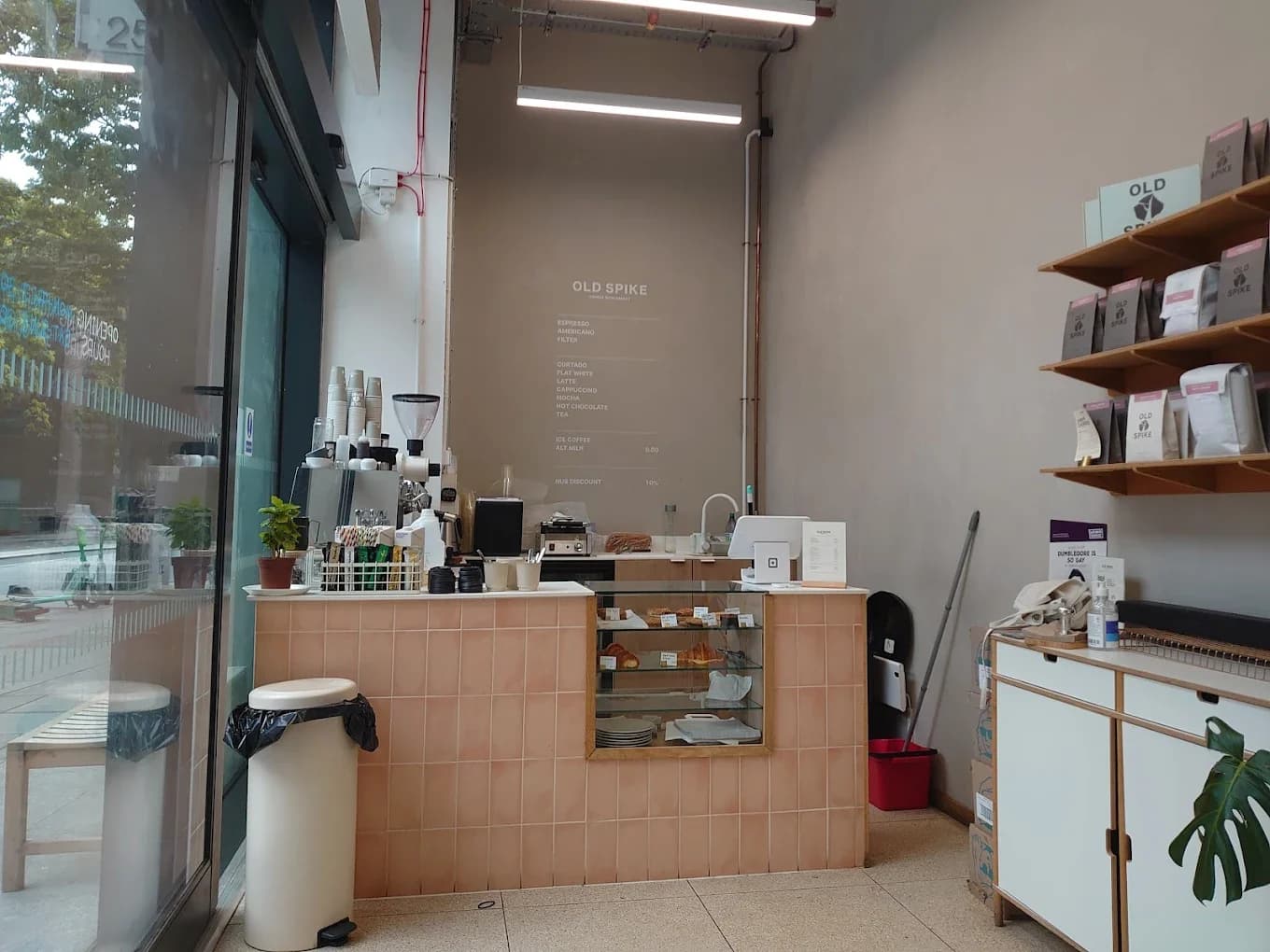 Old Spike Elephant & Castle specialty coffee shop in London - photo 12
