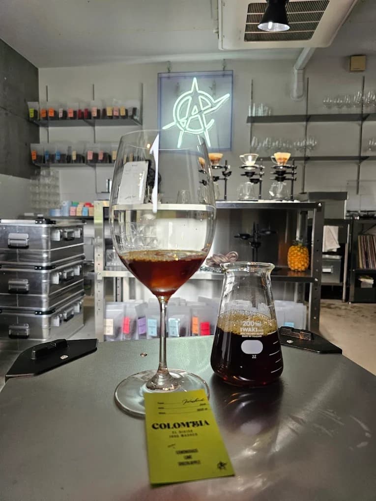 Acid Coffee (Yoyogi-uehara) - specialty coffee shop in Tokyo