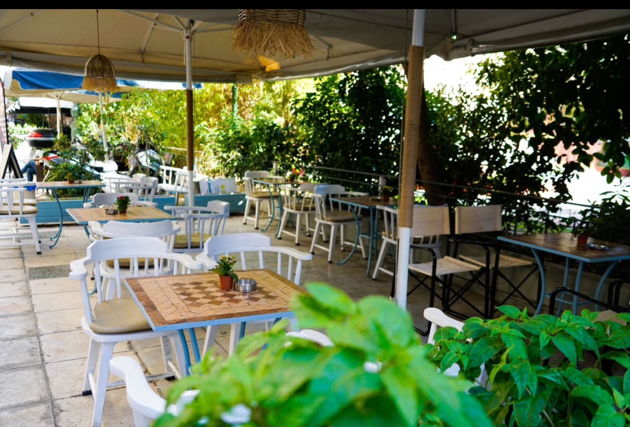 Storefront of Magica coffee food, specialty coffee shop in Athens