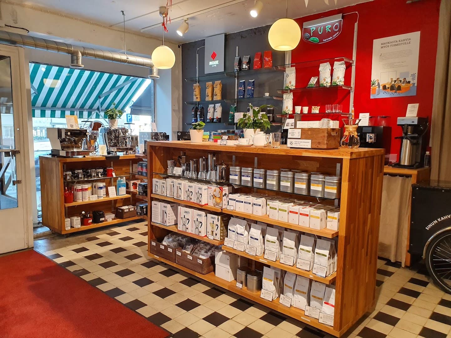 Interior of Kaffecentralen | Shop, specialty coffee shop in Helsinki