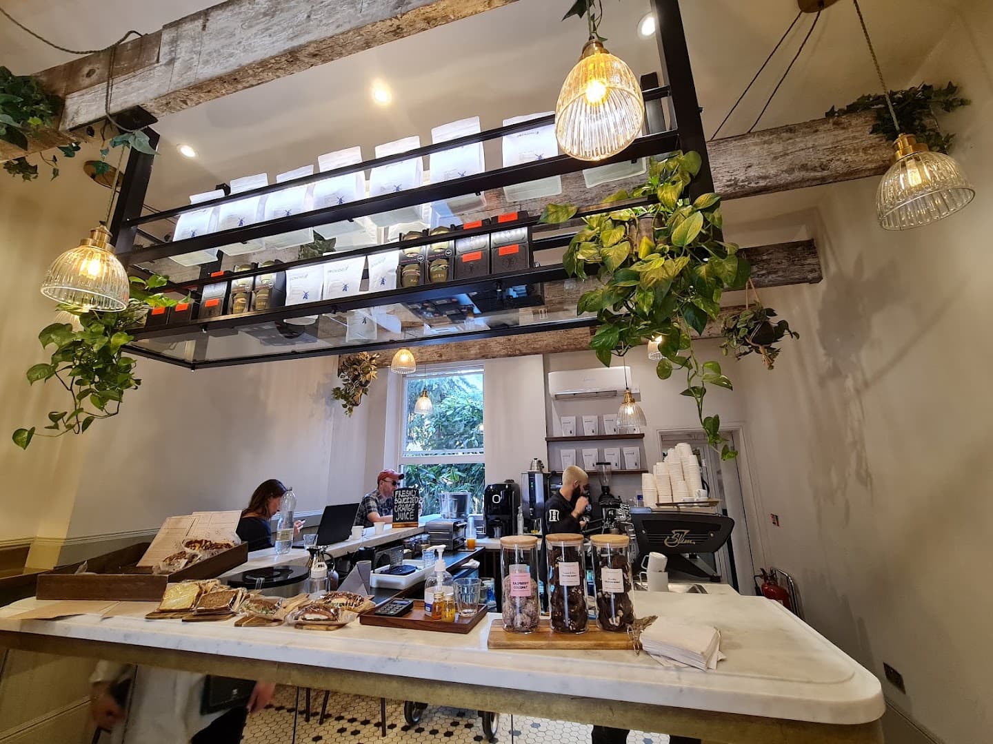 Hagen Espresso Bar (Hagen Chelsea) specialty coffee shop in London - photo 3