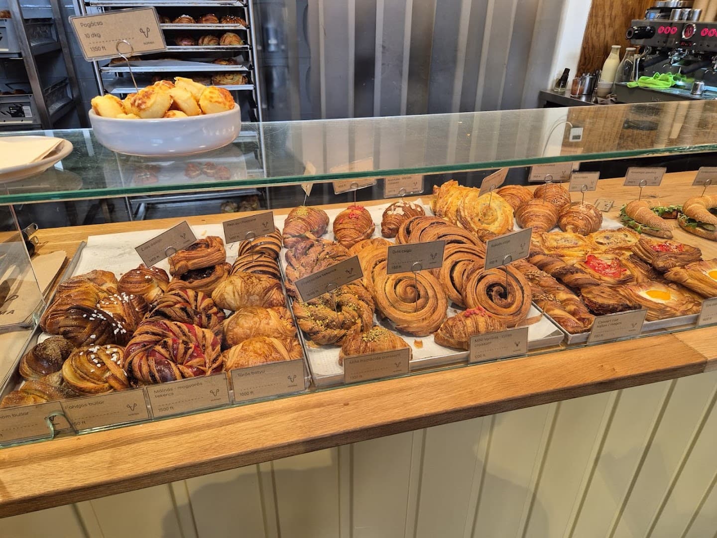 Nor/ma északi stílusú pékség - specialty coffee shop in Budapest