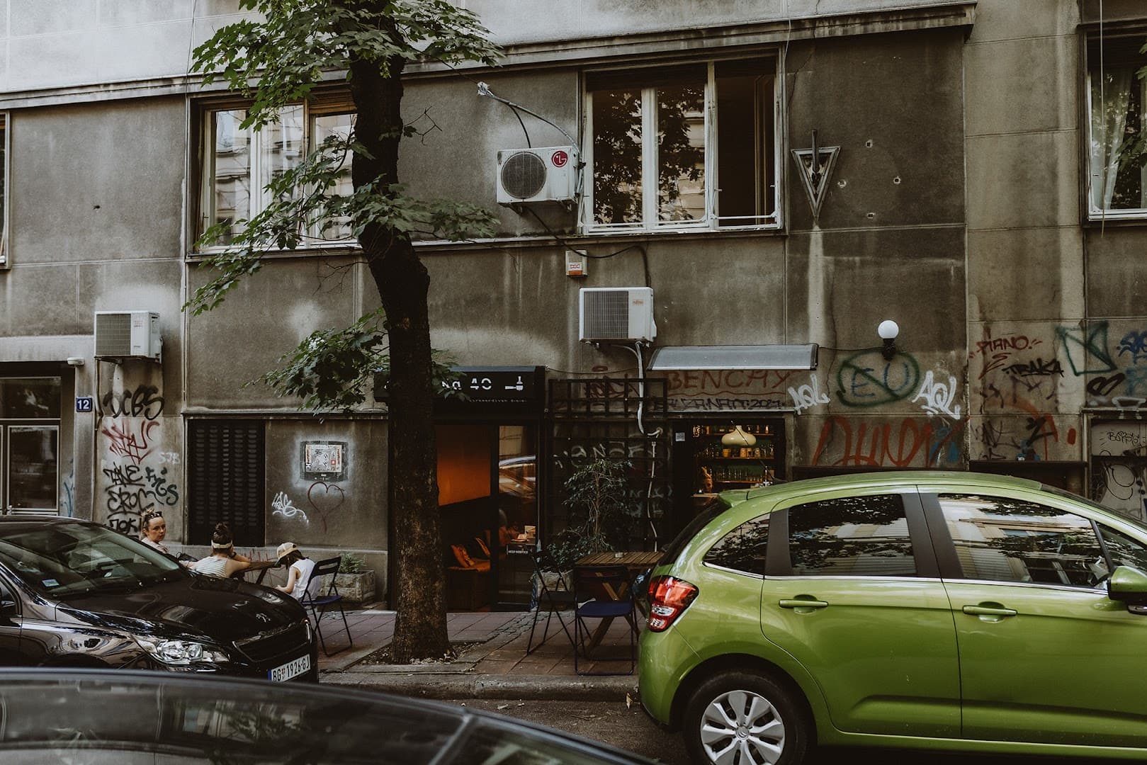 Storefront of eklektika 40, specialty coffee shop in Belgrade