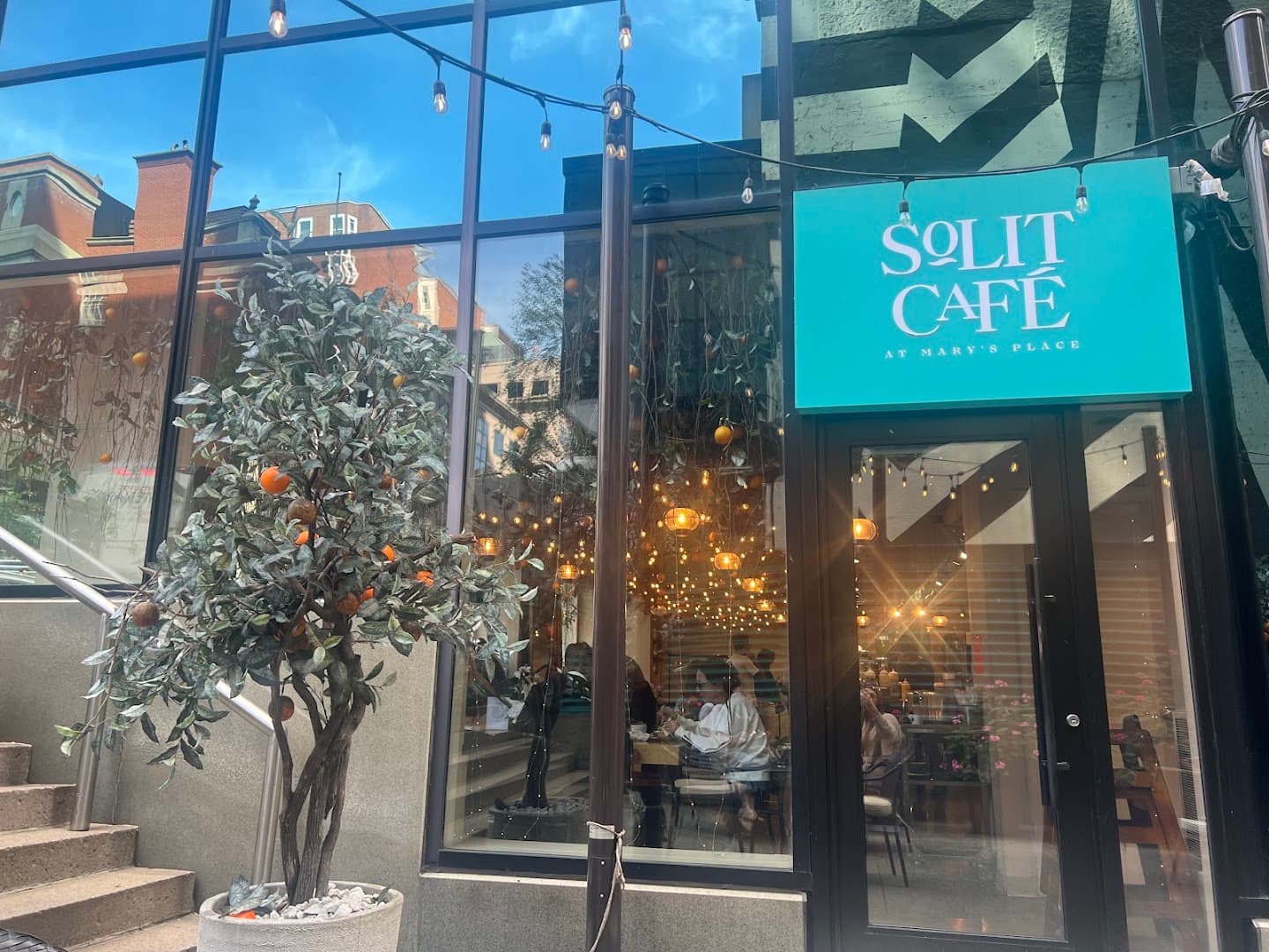 SoLIT Café - specialty coffee shop in Montreal