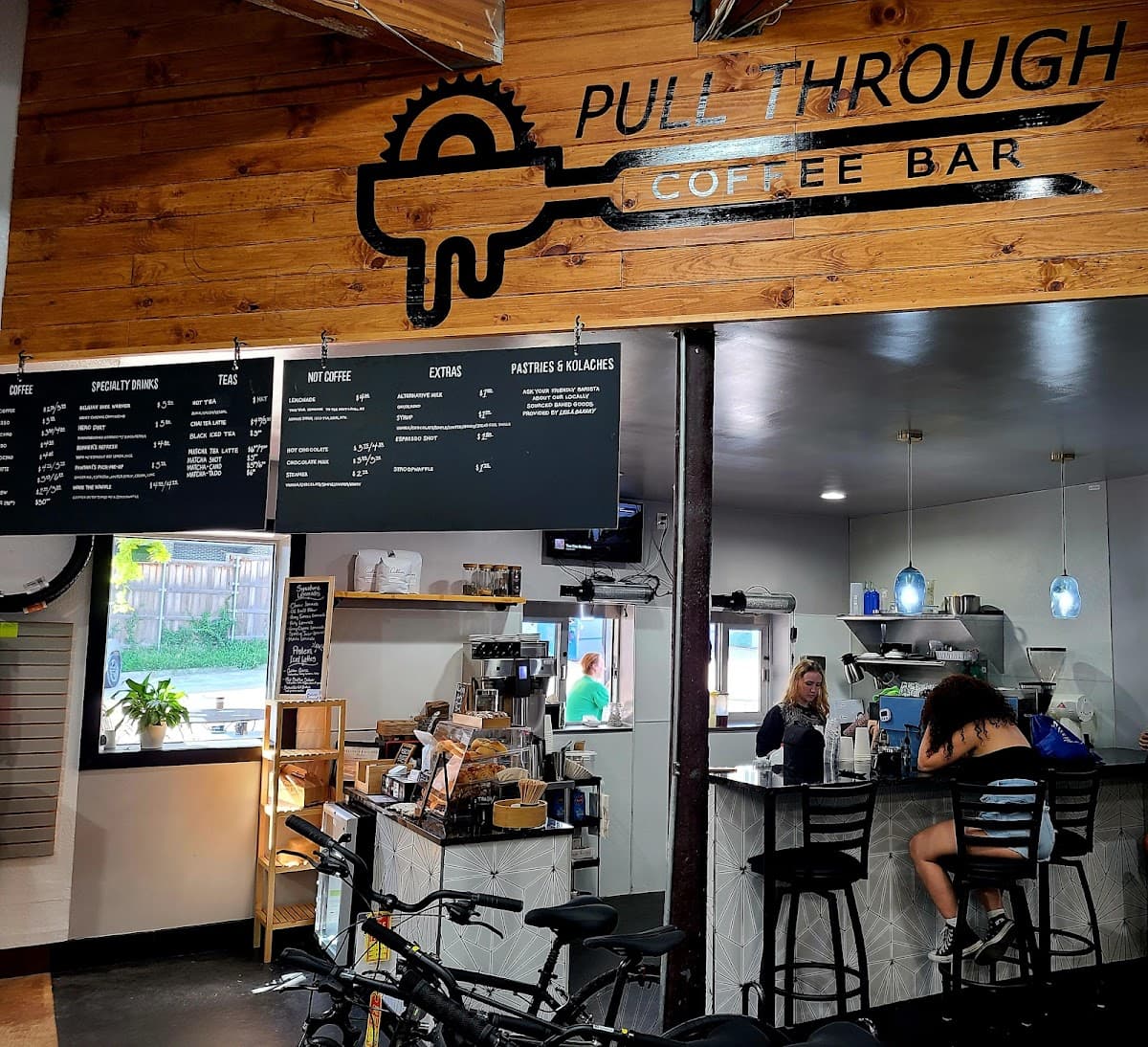 Pull Through Coffee Bar specialty coffee shop in Dallas - photo 7