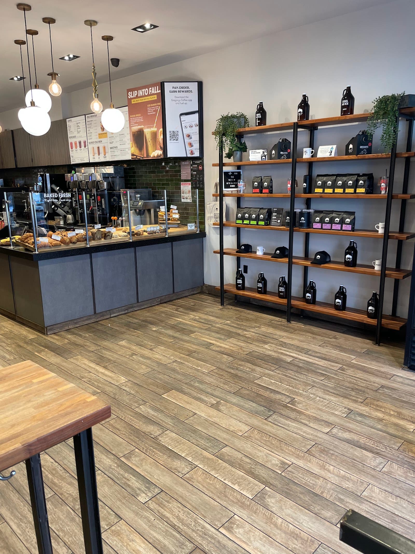Gregorys Coffee specialty coffee shop in New York - photo 12