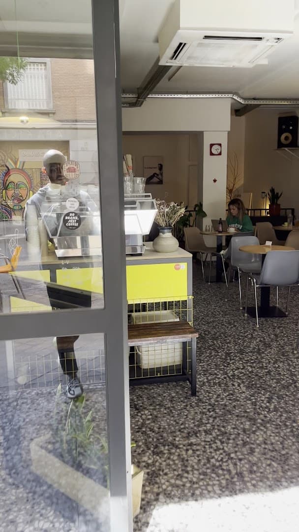 Toma Café Olavide - specialty coffee shop in Madrid