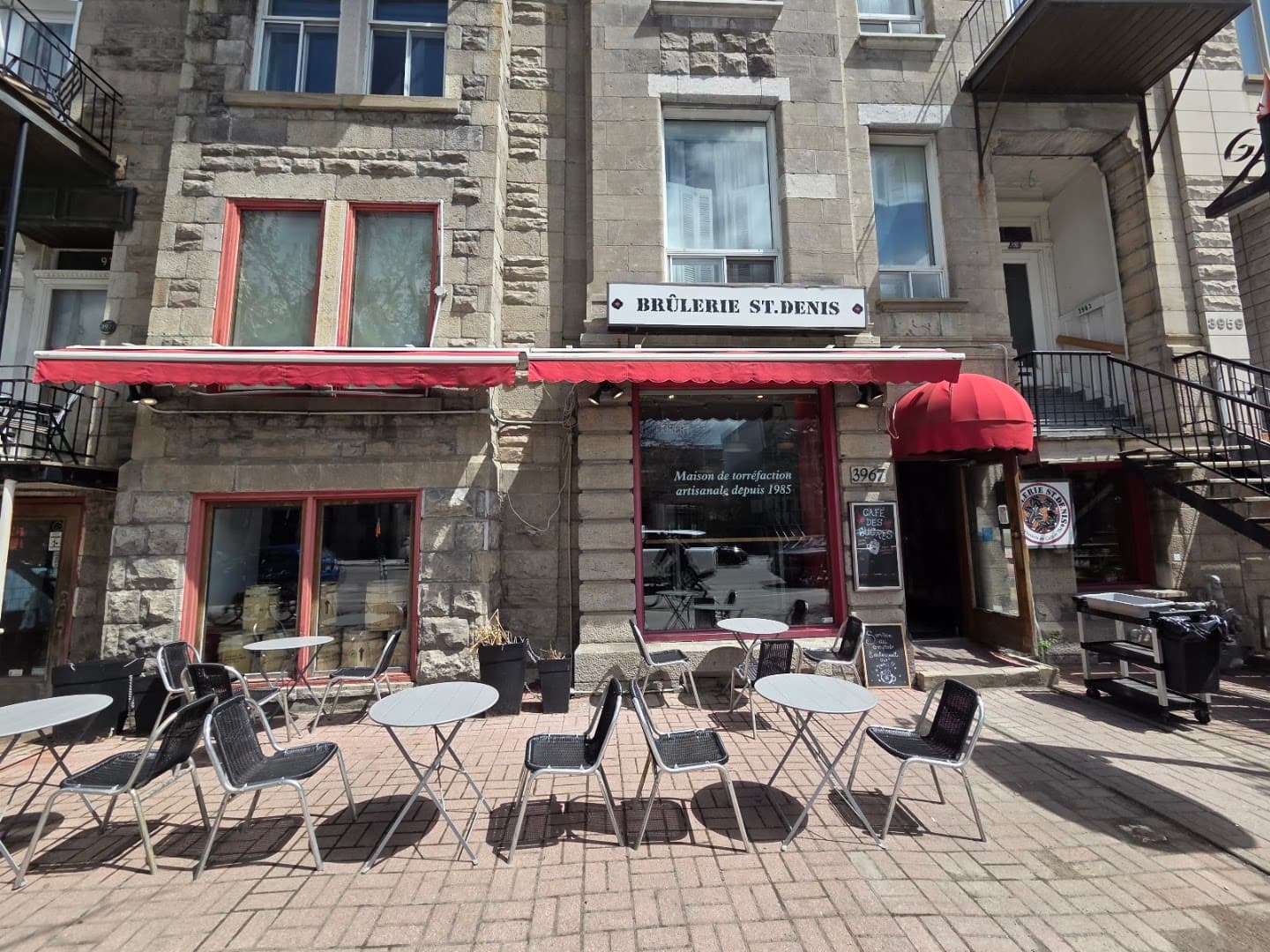 Storefront of Brûlerie St-Denis, specialty coffee shop in Montreal