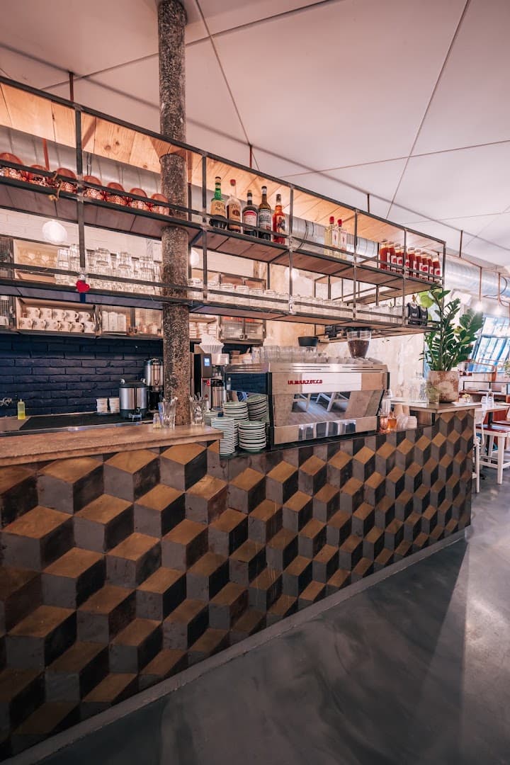 HolyBelly - specialty coffee shop in Paris