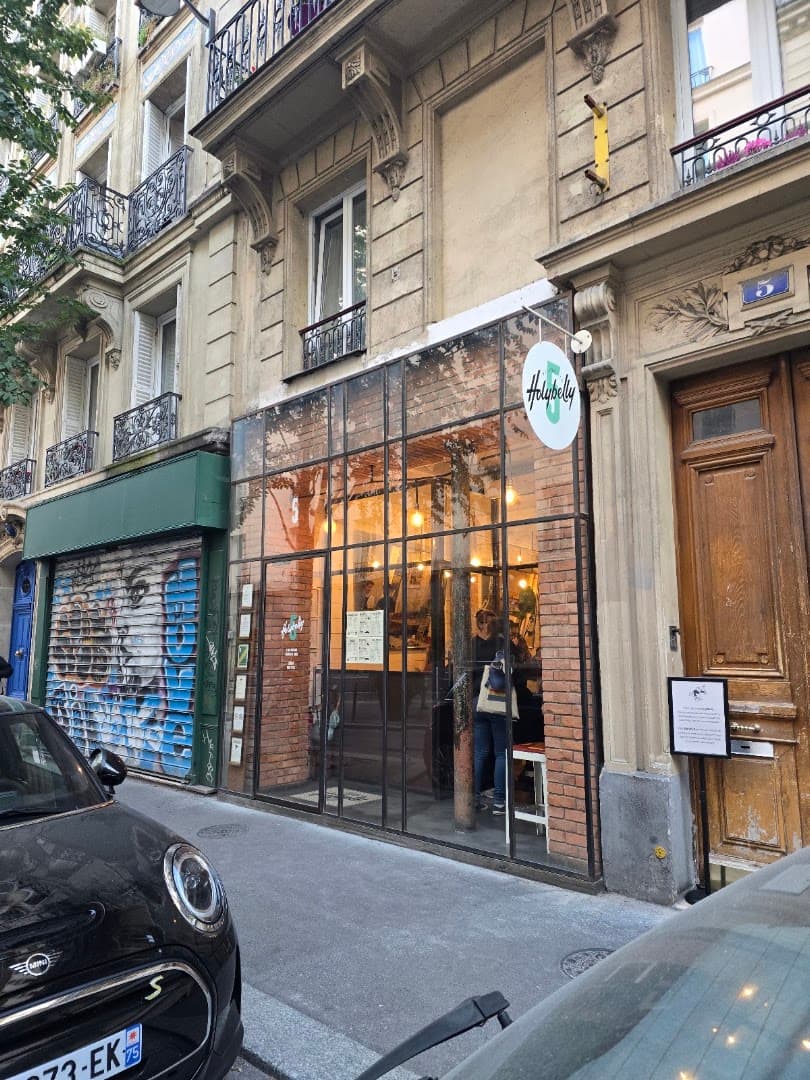 HolyBelly - specialty coffee shop in Paris