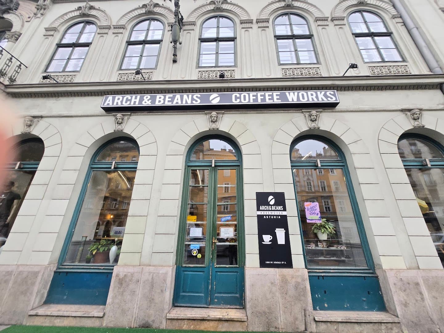 Arch&Beans Kávéművek - specialty coffee shop in VIII. kerület