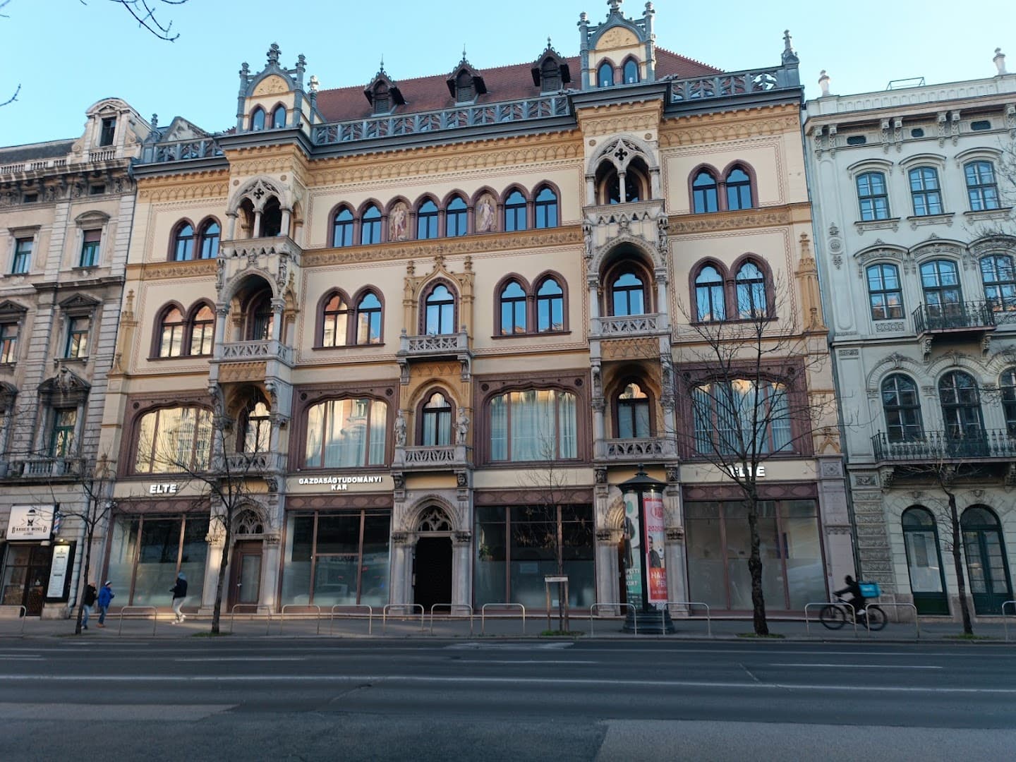 Arch&Beans Kávéművek specialty coffee shop in Budapest - photo 6