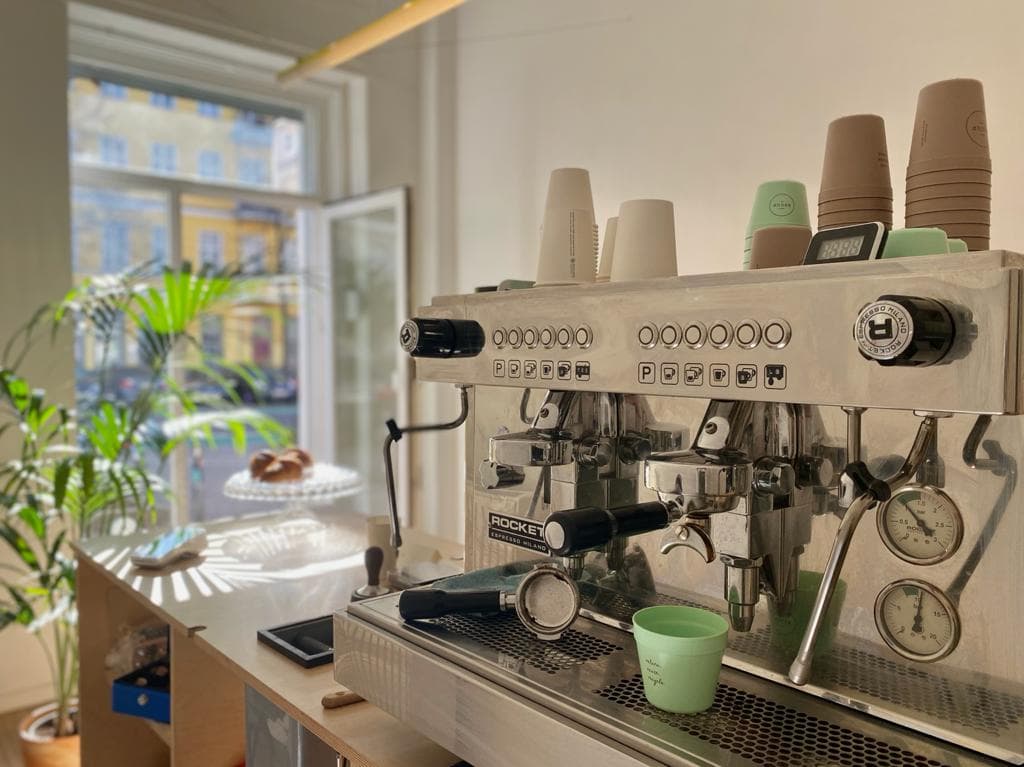 Bonpland Cafe Bar Berlin - specialty coffee shop in Berlin