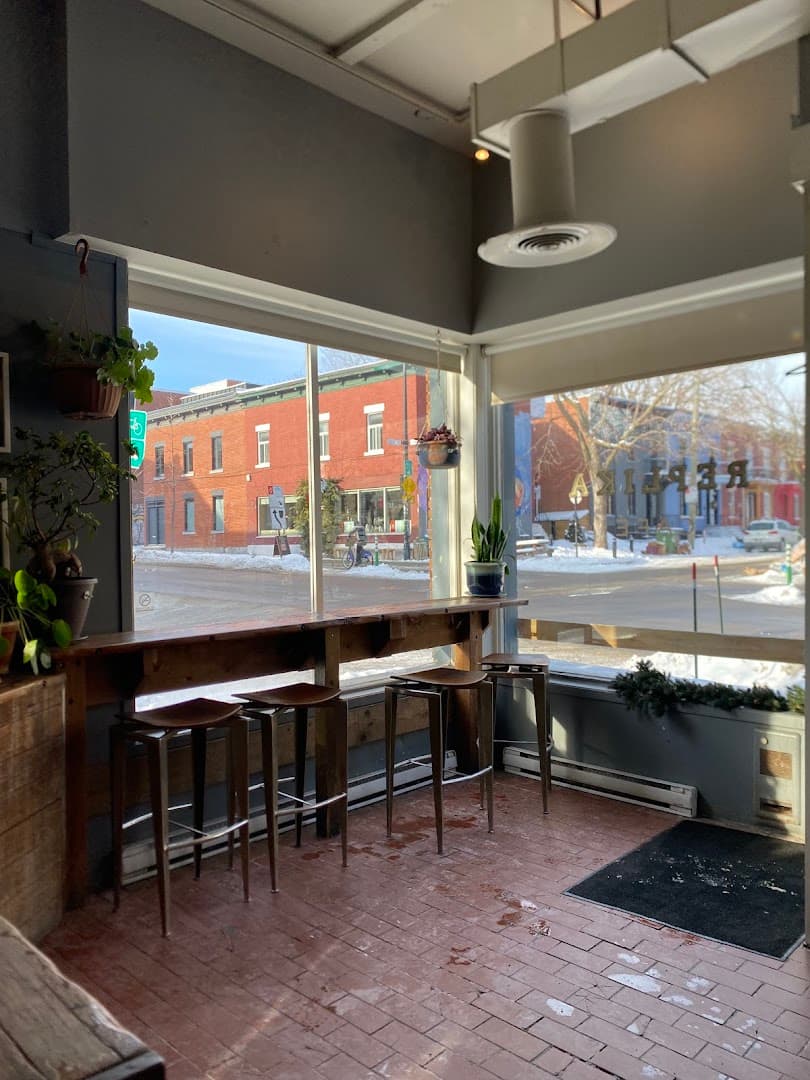 Café Replika - specialty coffee shop in Montreal