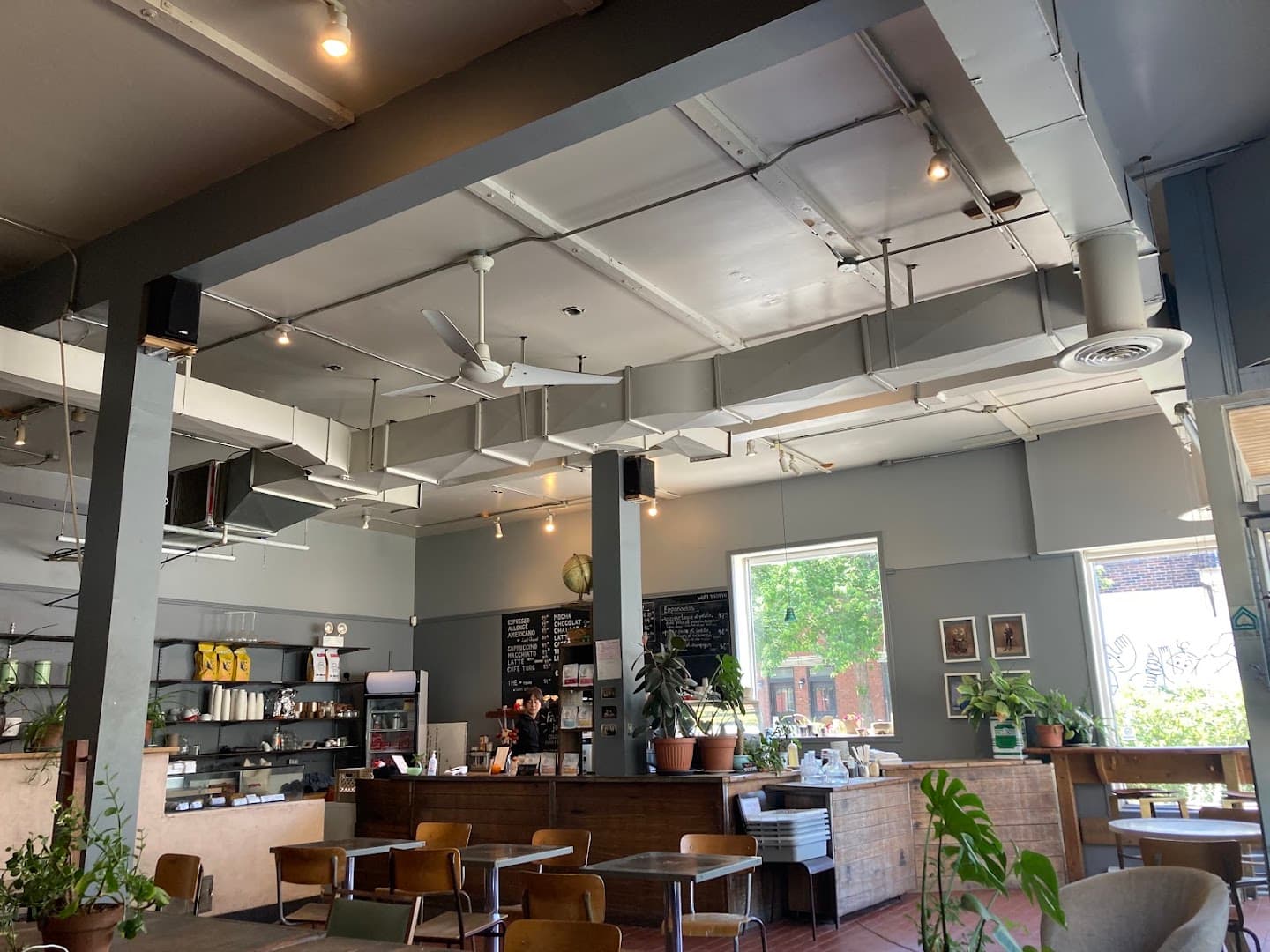 Café Replika - specialty coffee shop in Montreal