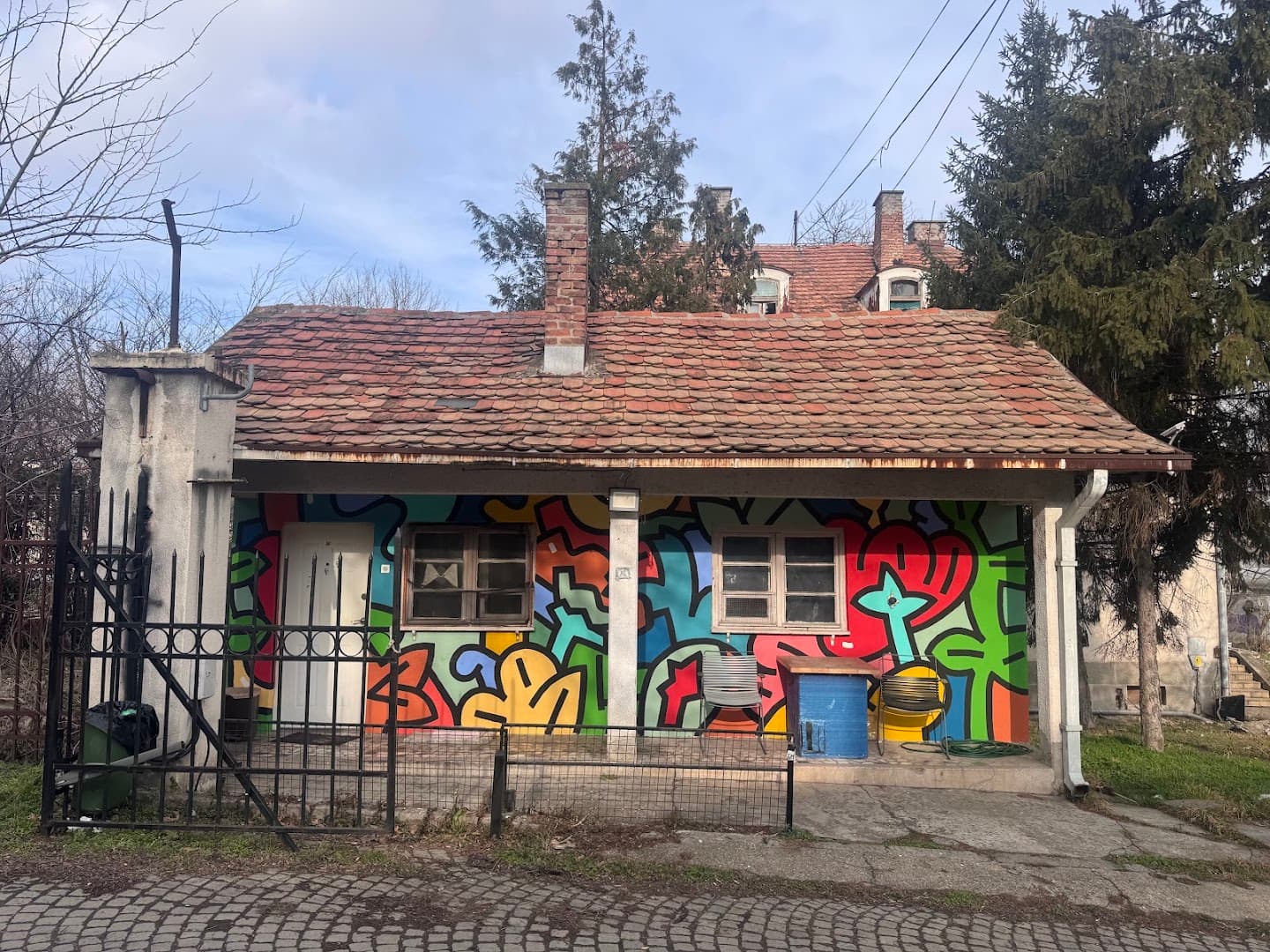 Storefront of Kafeterija Autokomanda, specialty coffee shop in Belgrade