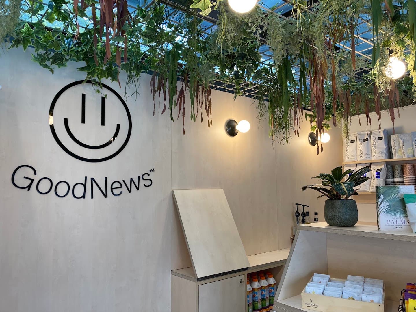 GoodNews specialty coffee shop in Barcelona - photo 5