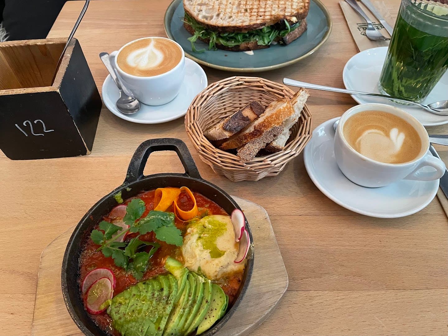 dots - specialty coffee shop in Bezirk Neukölln