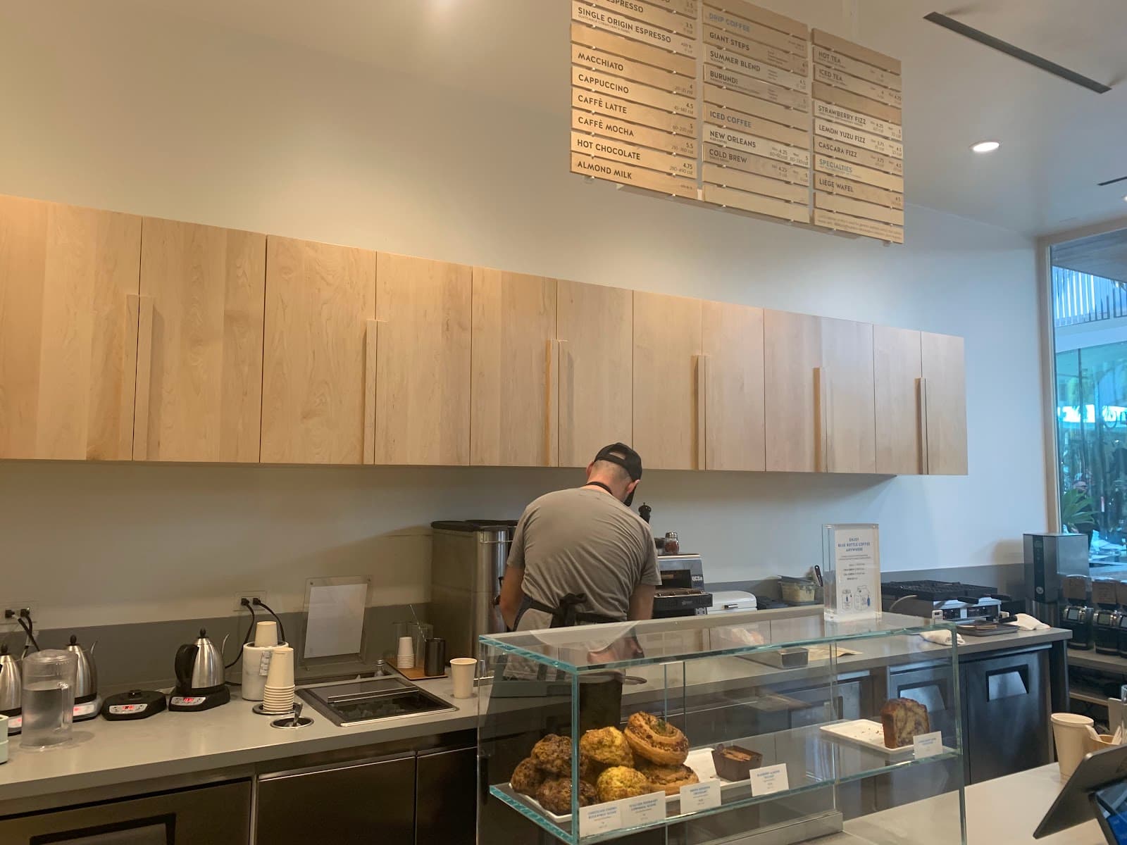 Blue Bottle Coffee specialty coffee shop in Los Angeles - photo 5