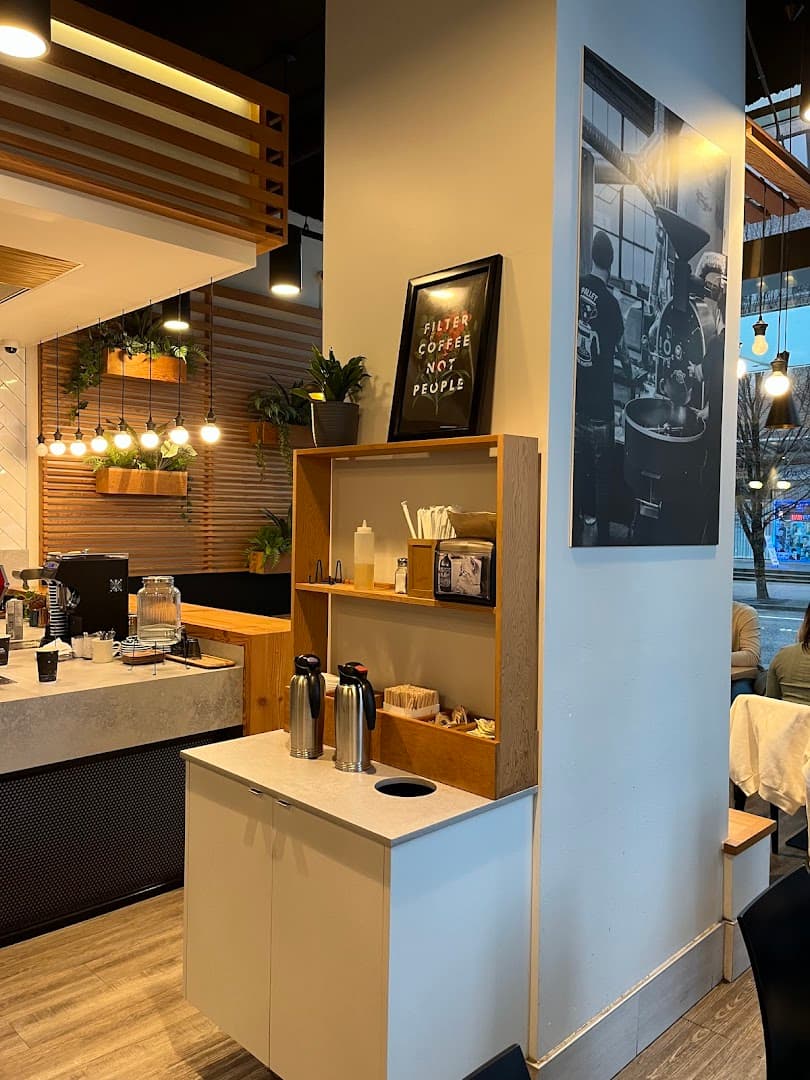Pallet Coffee Roasters - Howe Street specialty coffee shop in Vancouver - photo 8