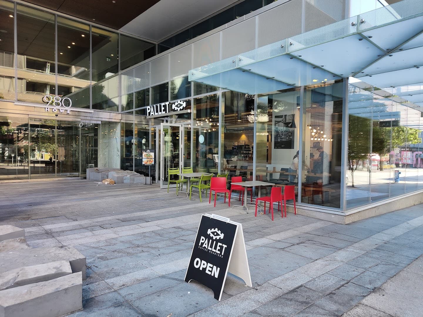 Pallet Coffee Roasters - Howe Street specialty coffee shop in Vancouver - photo 9