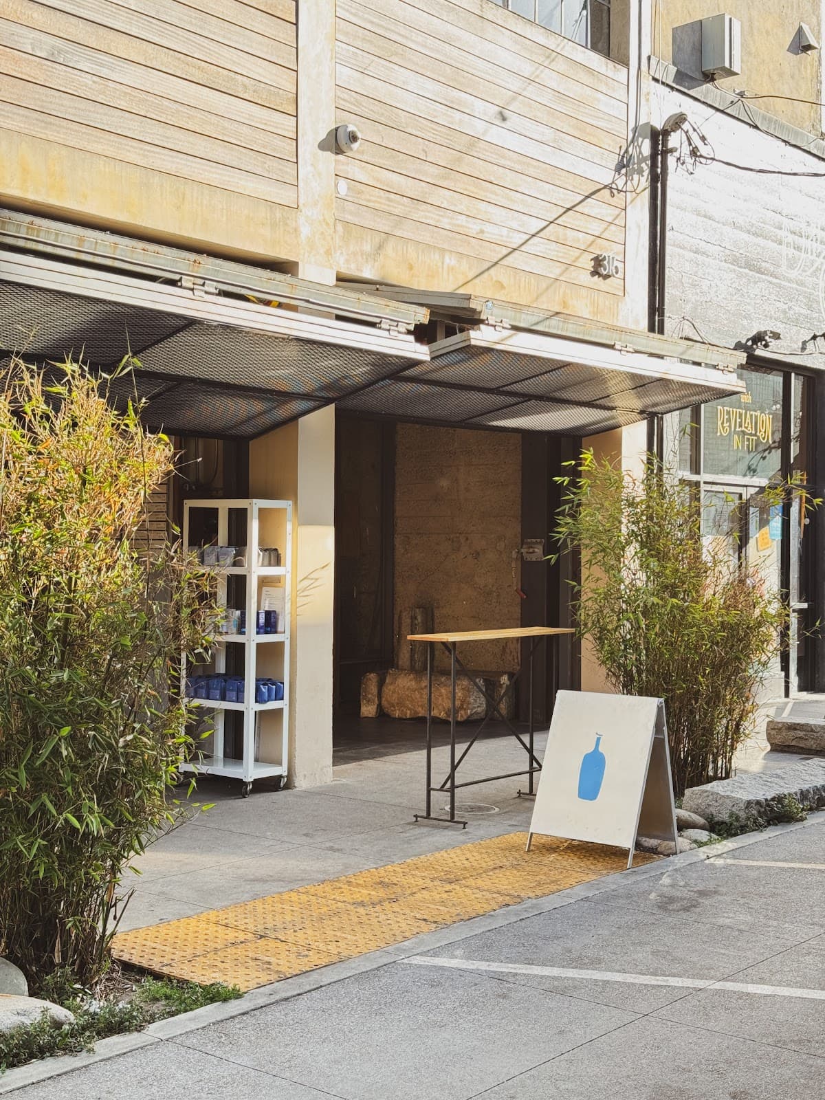 Blue Bottle Coffee - specialty coffee shop in Hayes Valley