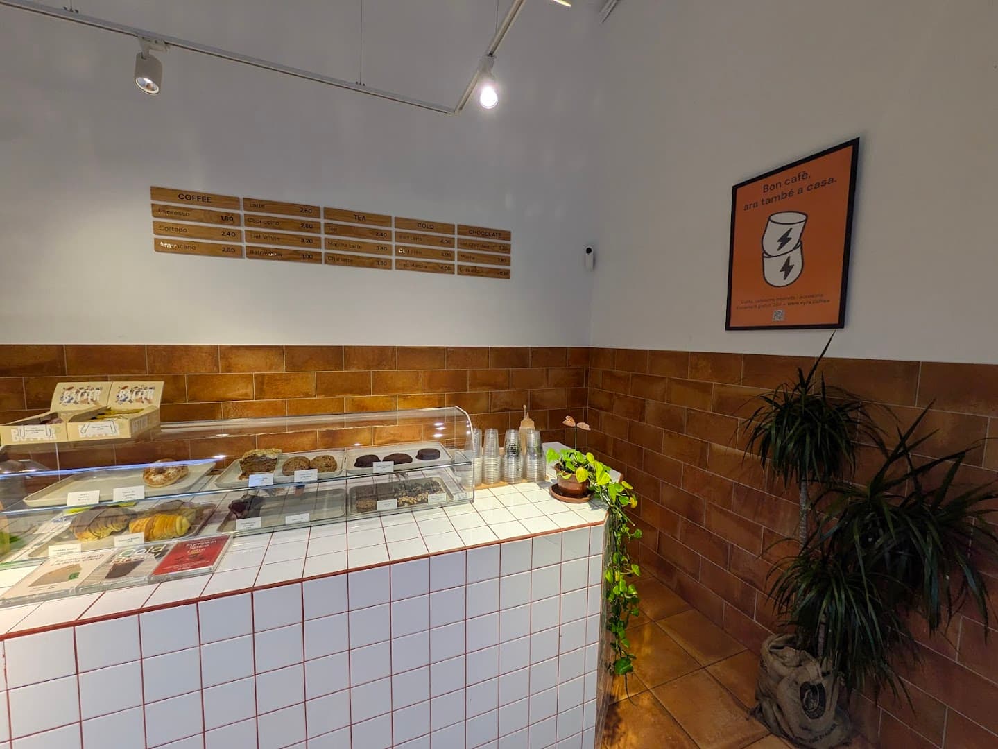 Syra Coffee - Poblenou specialty coffee shop in Barcelona - photo 9