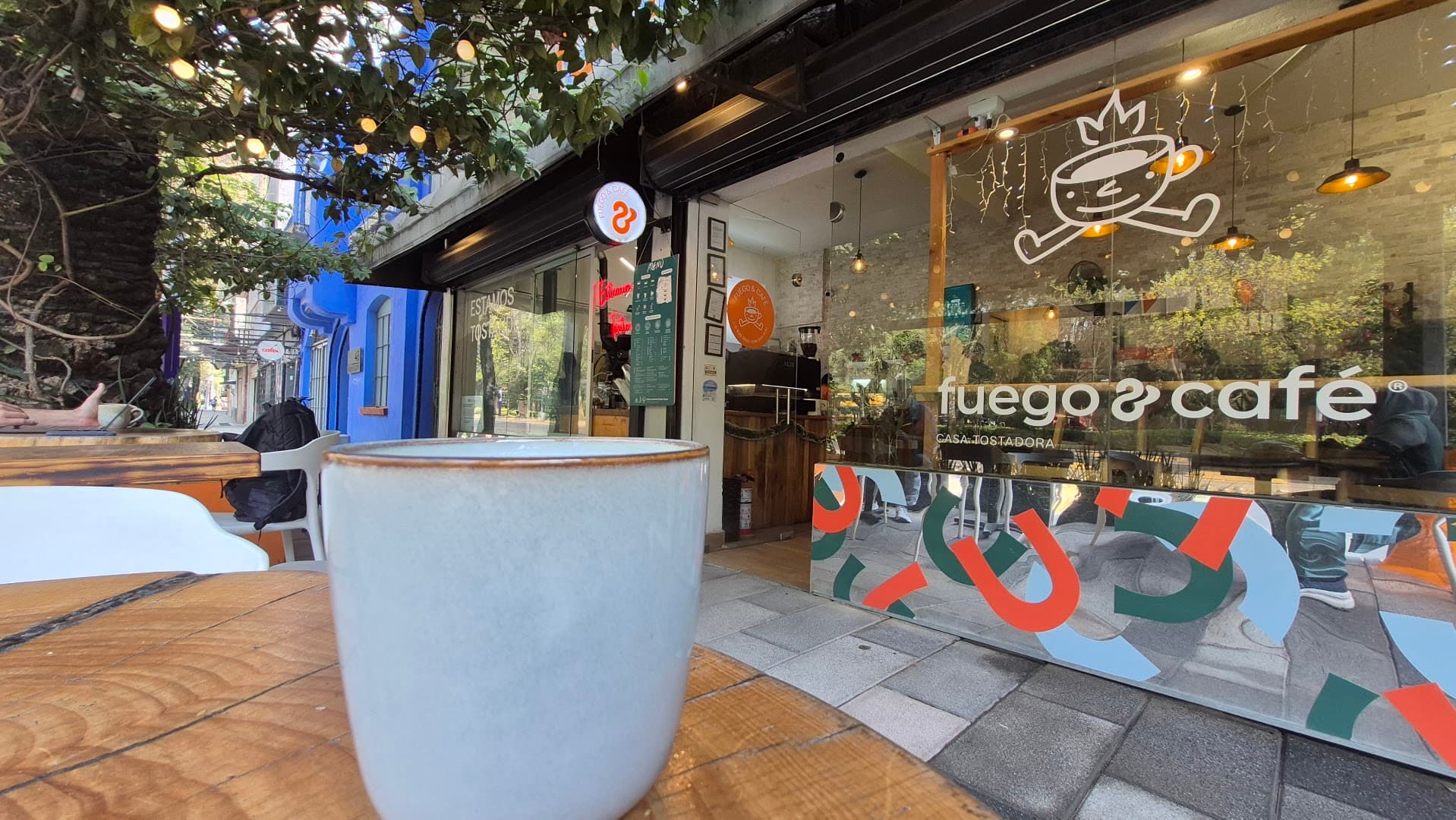 Storefront of Fuego & Café, specialty coffee shop in Mexico City