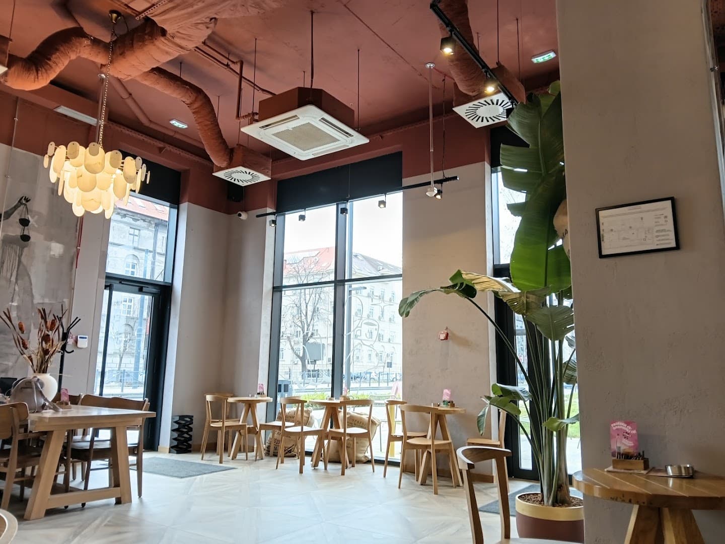 Kafeterija Palata Pravde - specialty coffee shop in Belgrade Waterfront