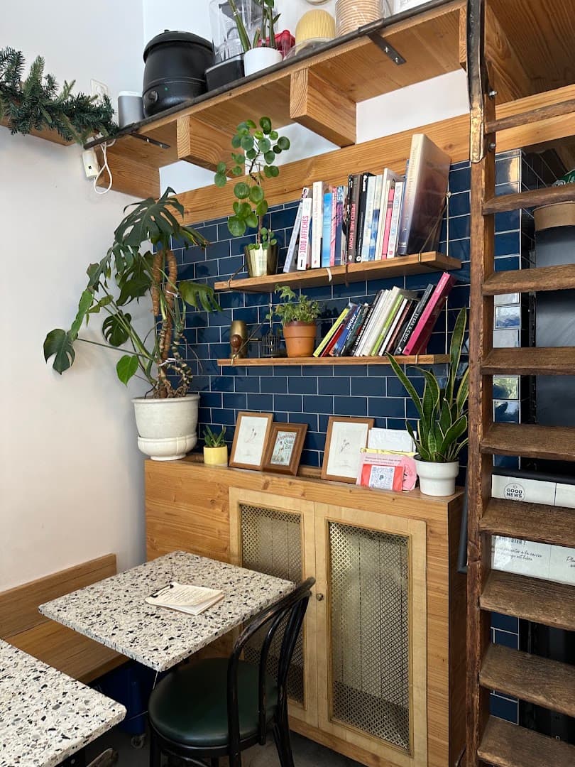 Good News Coffee Shop - specialty coffee shop in Paris