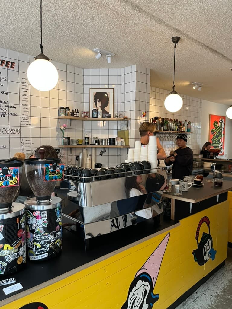 Friedhats FUKU Cafe - specialty coffee shop in Amsterdam